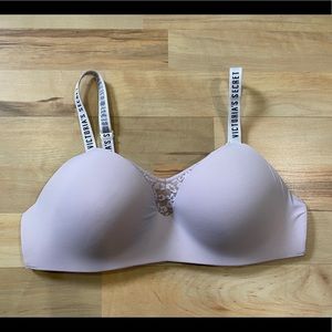 VS pale purple lightly lined t shirt bra